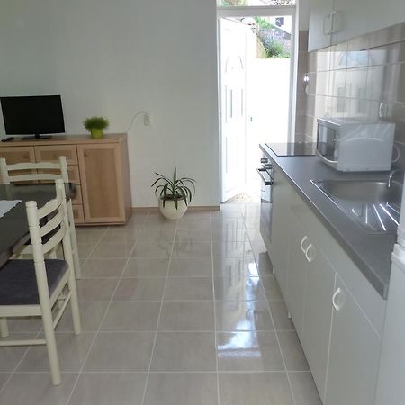 Apartments Smiljana 오미스 외부 사진