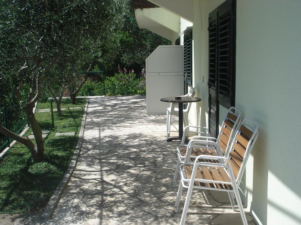 Apartments Smiljana 오미스 외부 사진