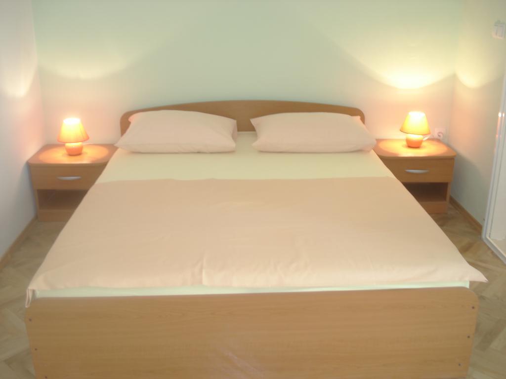 Apartments Smiljana 오미스 외부 사진
