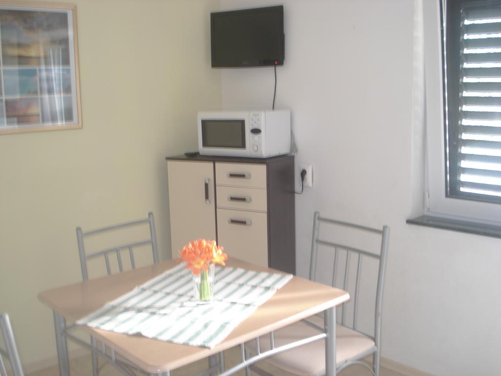 Apartments Smiljana 오미스 외부 사진