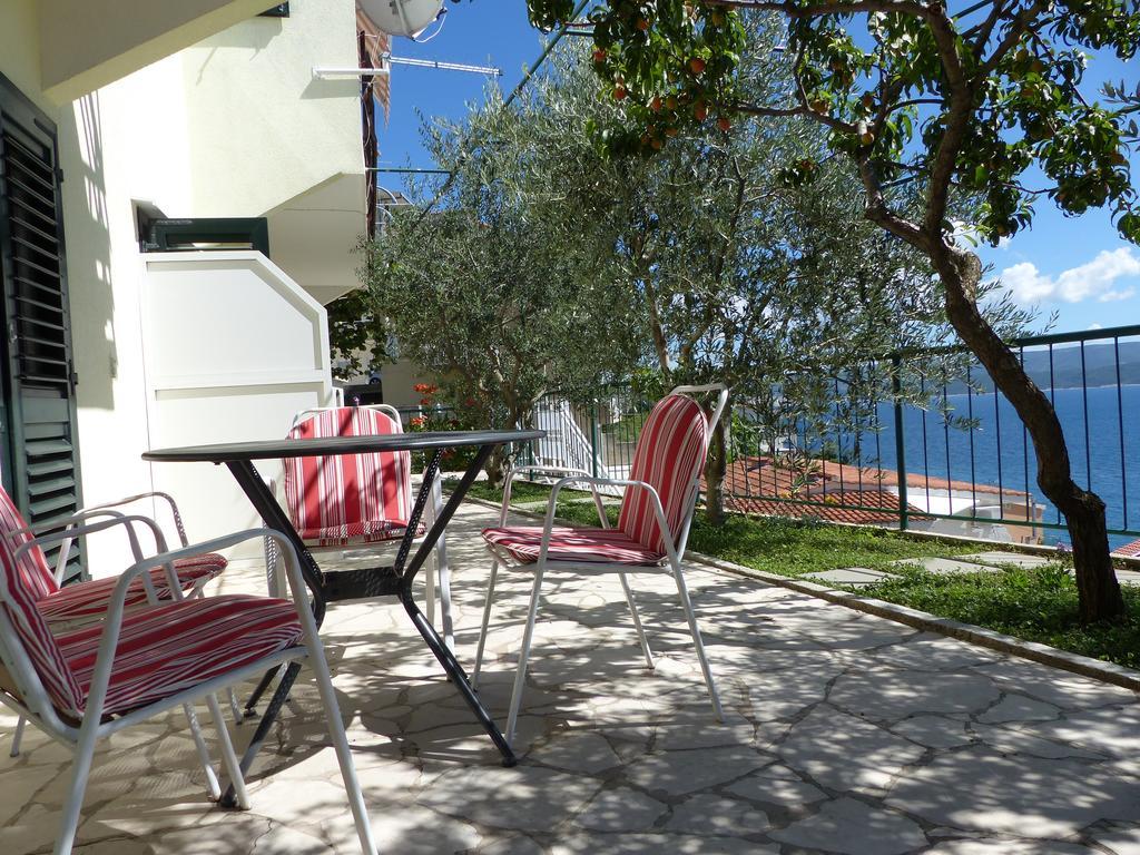 Apartments Smiljana 오미스 외부 사진