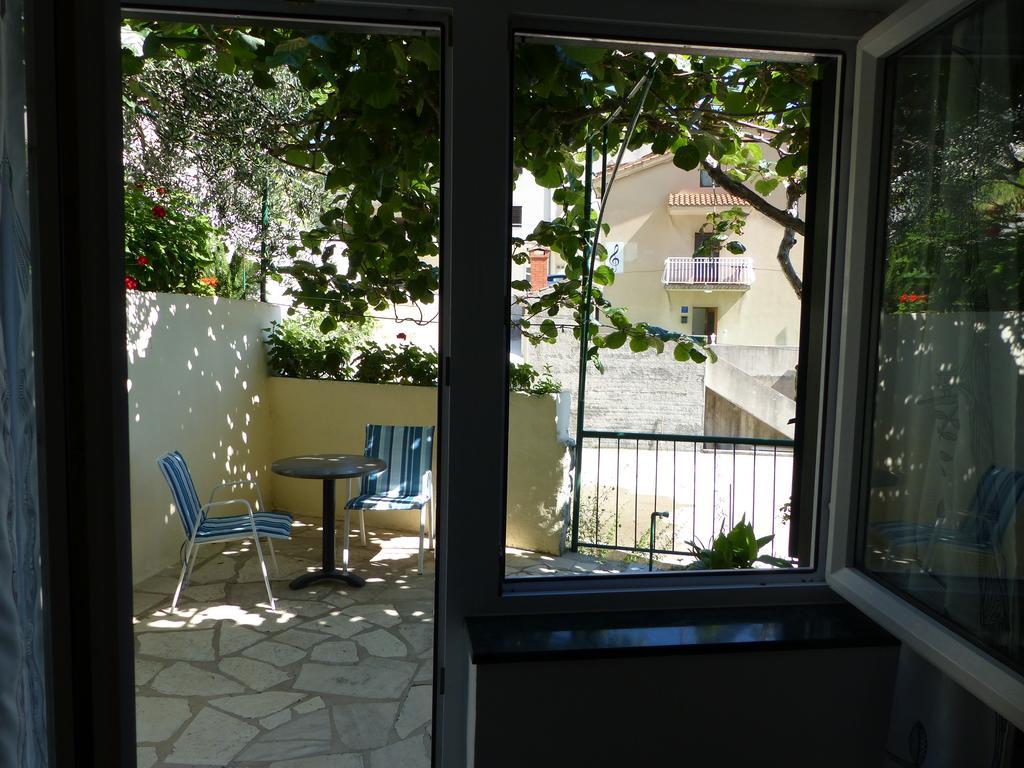 Apartments Smiljana 오미스 외부 사진