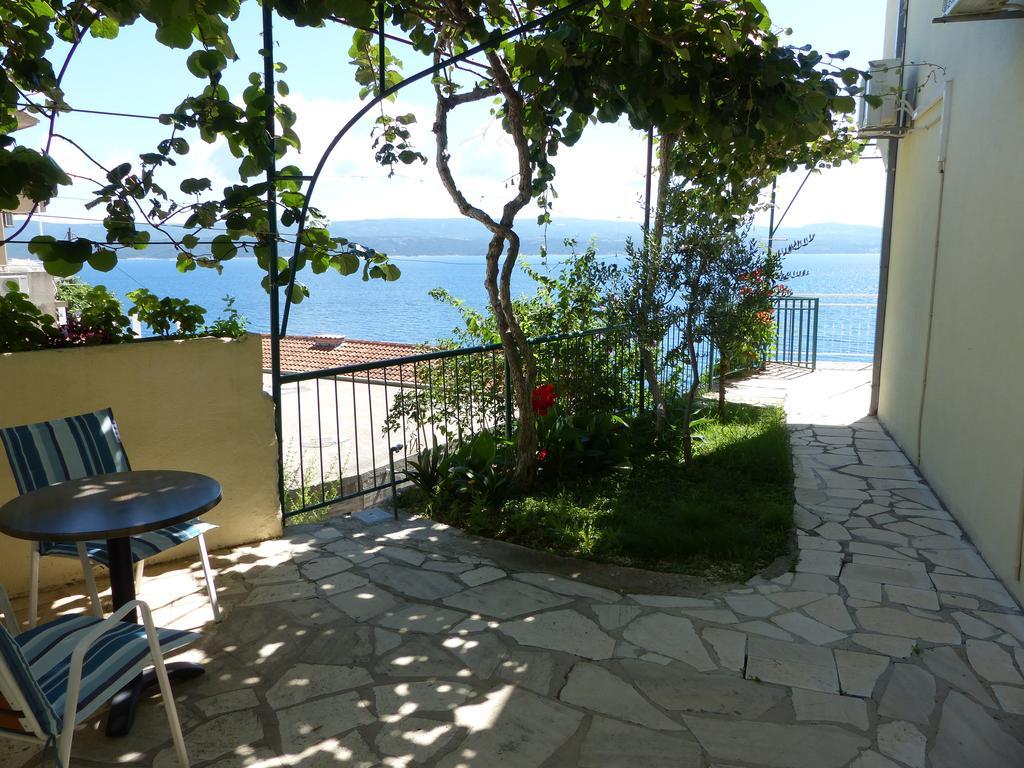 Apartments Smiljana 오미스 외부 사진