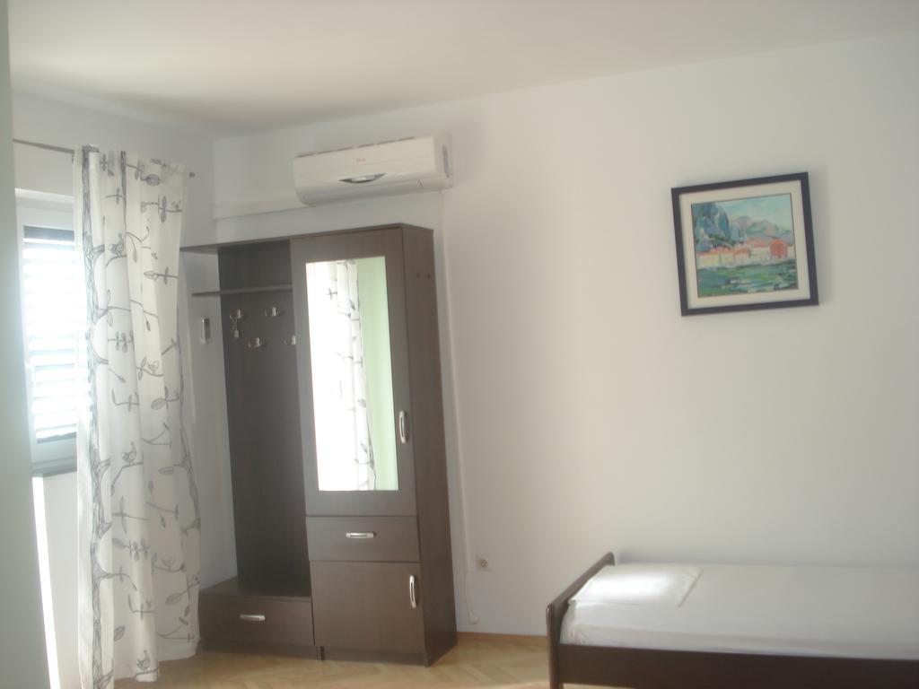 Apartments Smiljana 오미스 외부 사진