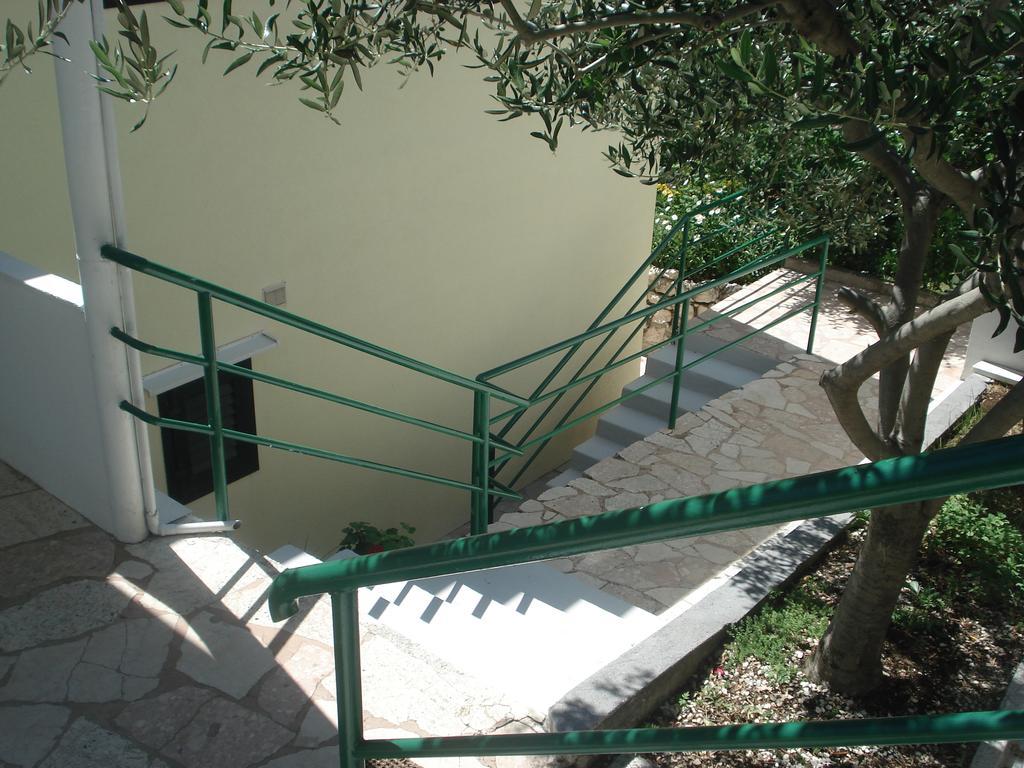 Apartments Smiljana 오미스 외부 사진