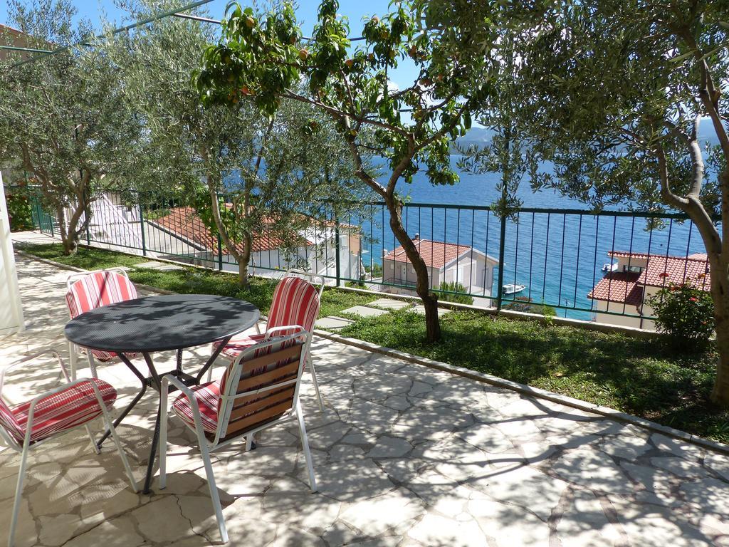Apartments Smiljana 오미스 외부 사진