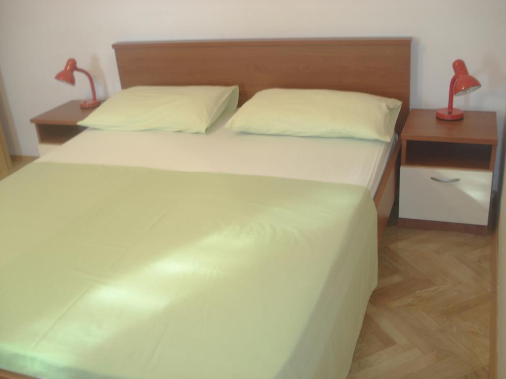 Apartments Smiljana 오미스 외부 사진