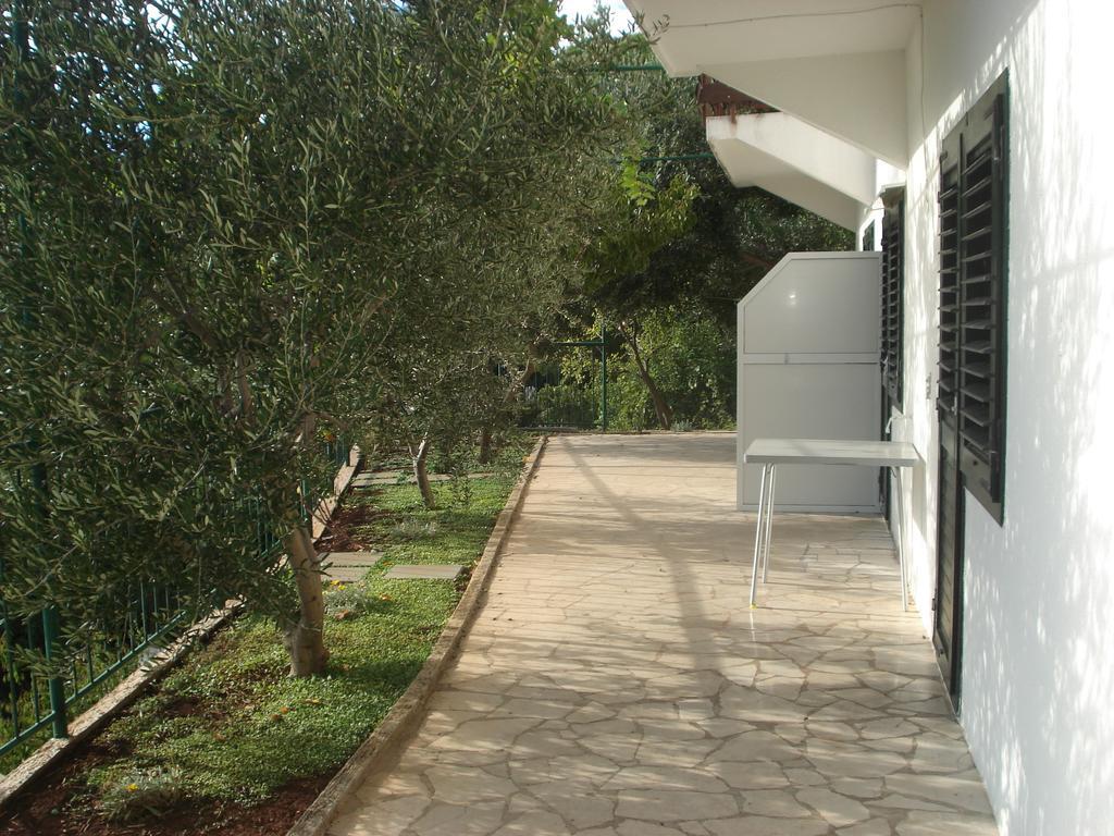Apartments Smiljana 오미스 외부 사진