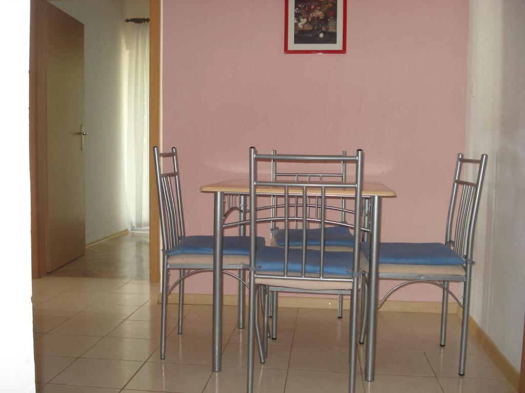 Apartments Smiljana 오미스 외부 사진