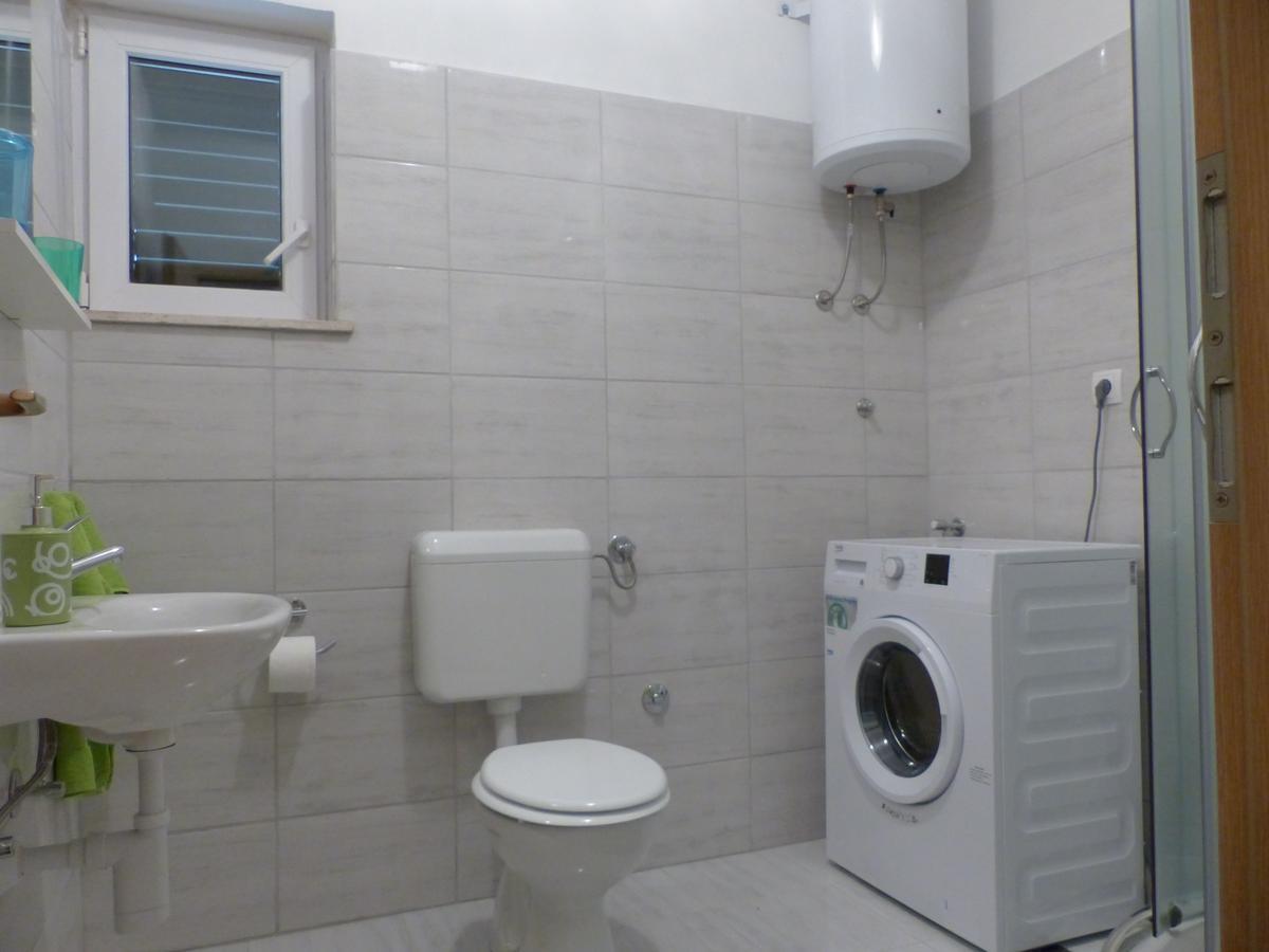 Apartments Smiljana 오미스 외부 사진