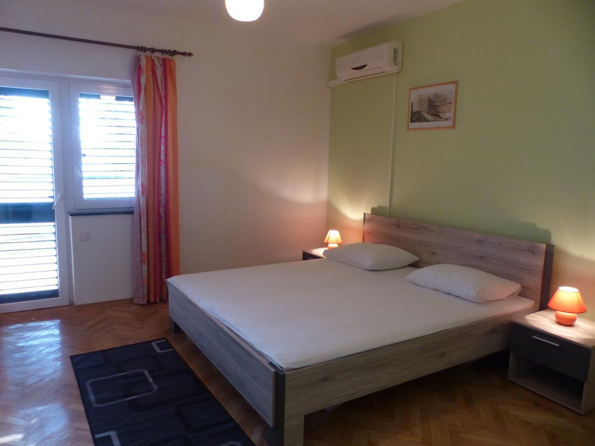 Apartments Smiljana 오미스 외부 사진