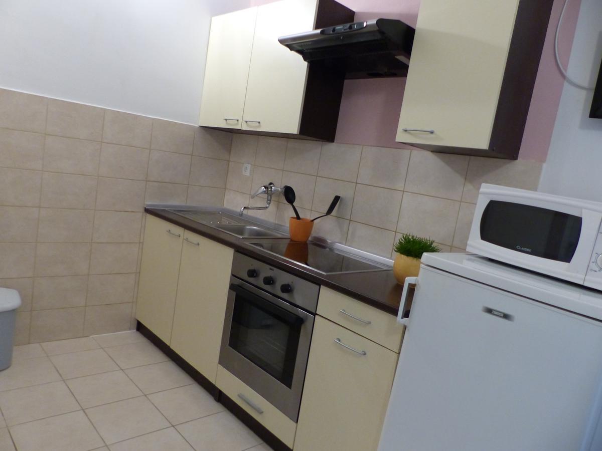 Apartments Smiljana 오미스 외부 사진