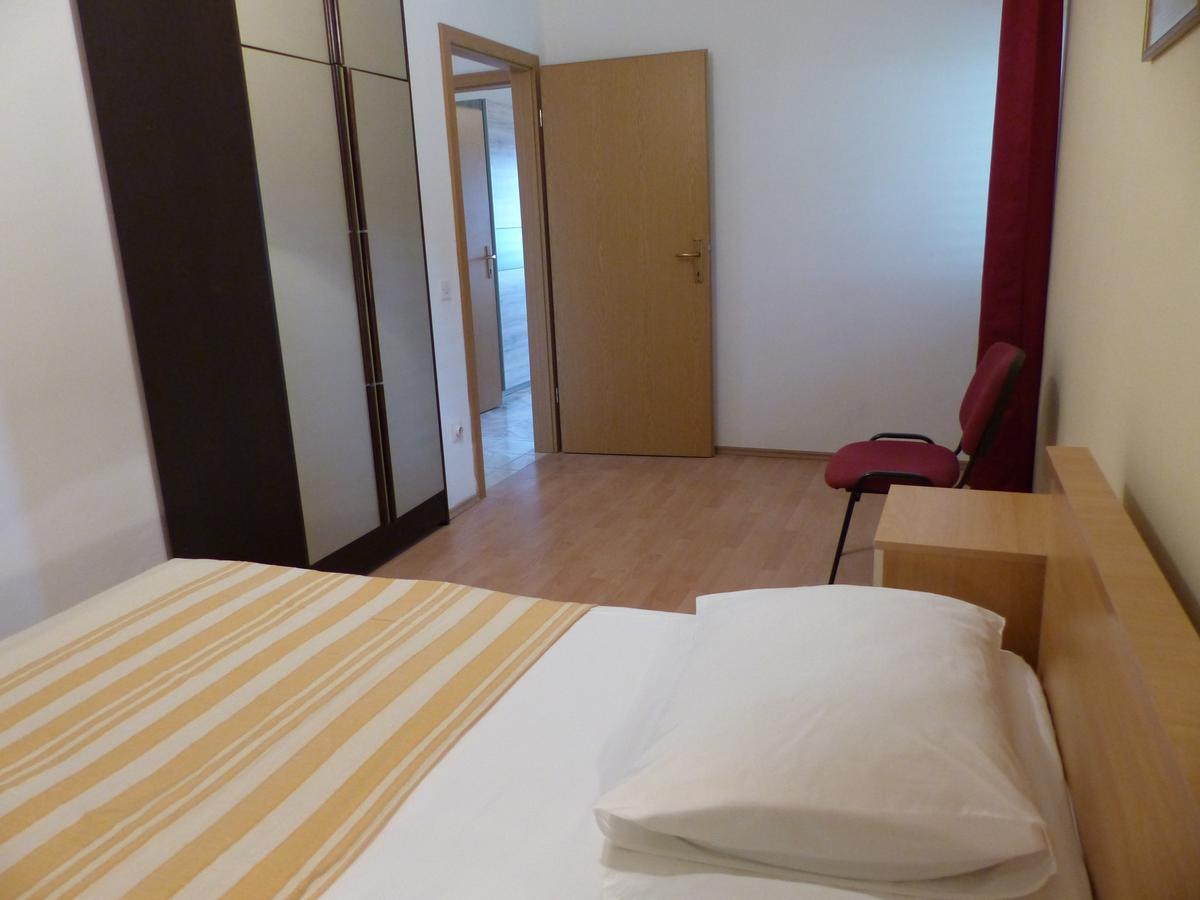 Apartments Smiljana 오미스 외부 사진